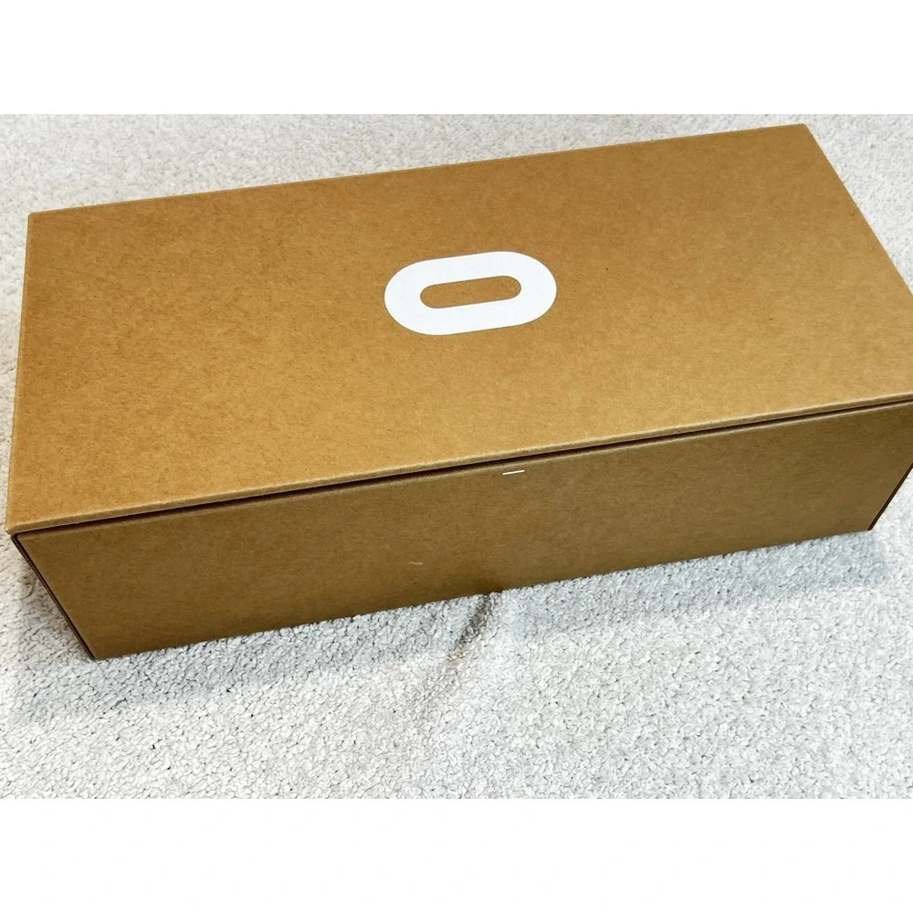 ⁠Oculus Quest 2 256GB All In One VR Headset White Boxed Box 891-00282-01 LN⁠